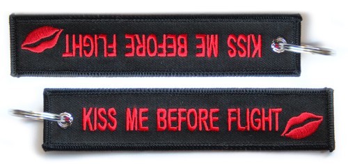 Brelok remove Kiss me before flight obie strony