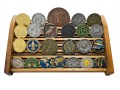 Stojak na coiny z monetami jasny brąz
