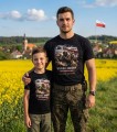 Koszulka WOT na modelu mężczyzny z chłopcem