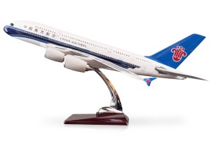 Model samolotu Airbus A380 w barwach linii CHINA SOUTHERN skala 1:150